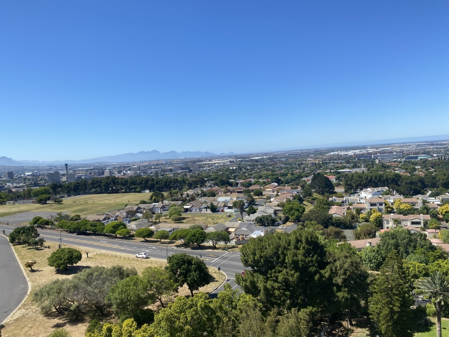 1 Bedroom Property for Sale in Loevenstein Western Cape